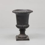 1119 8177 GARDEN URN